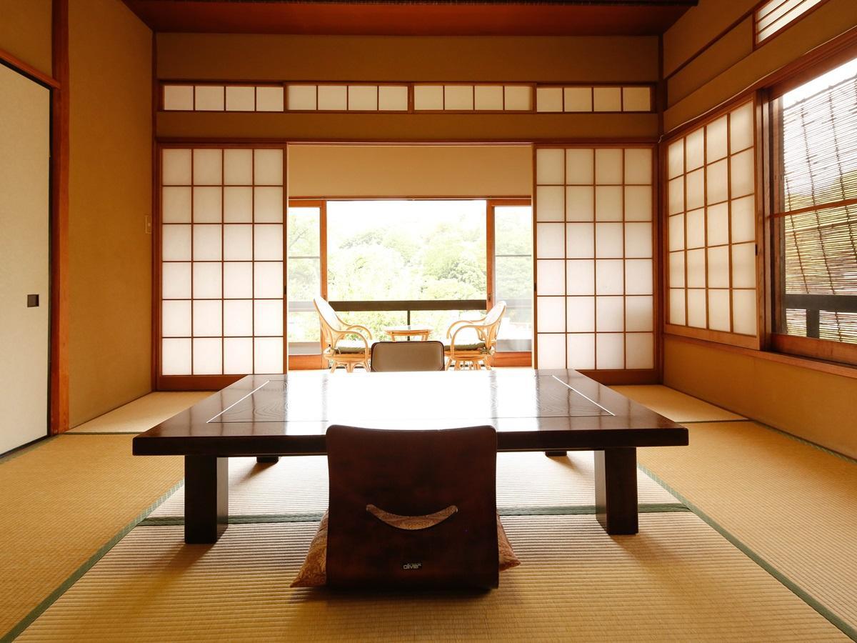 源泉掛け流しの宿albergo湯楽 Yugawara Eksteriør bilde