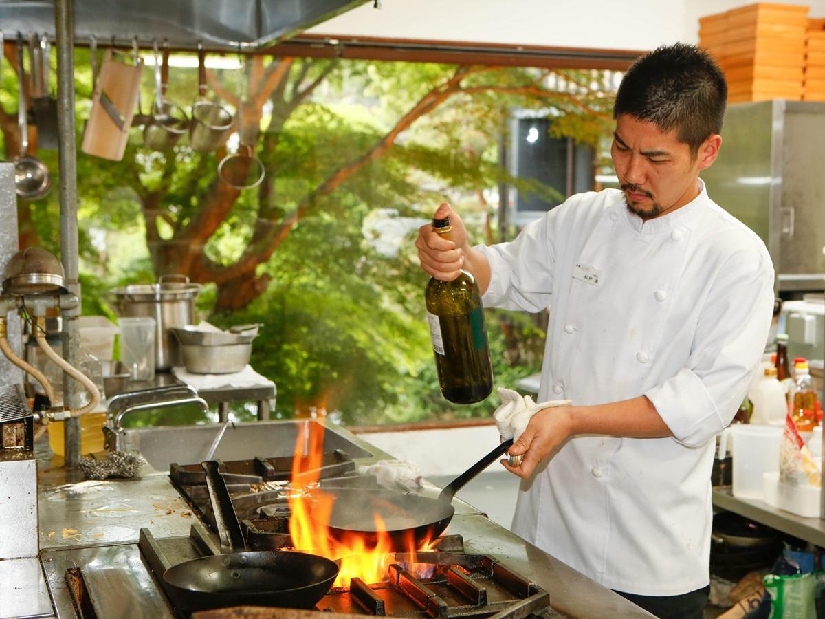 源泉掛け流しの宿albergo湯楽 Yugawara Eksteriør bilde