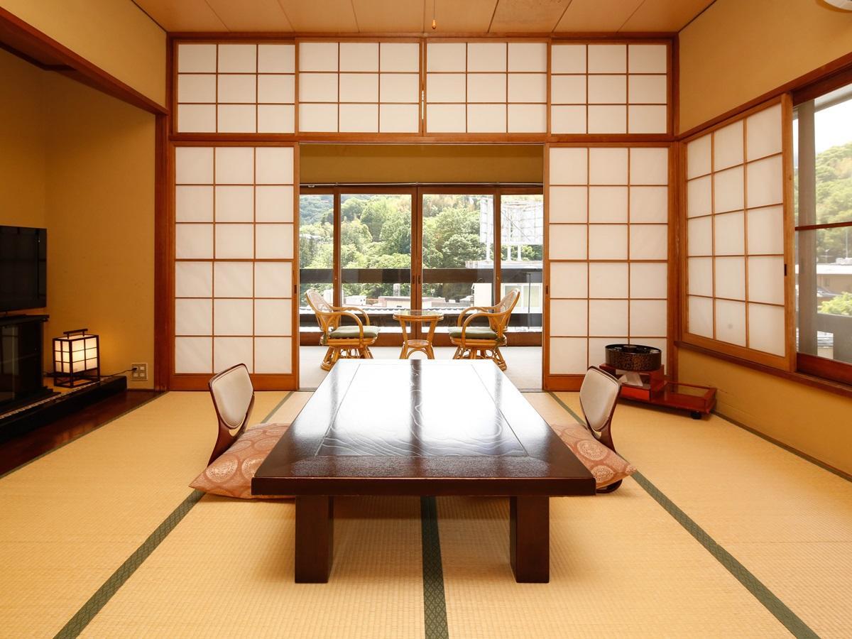 源泉掛け流しの宿albergo湯楽 Yugawara Eksteriør bilde